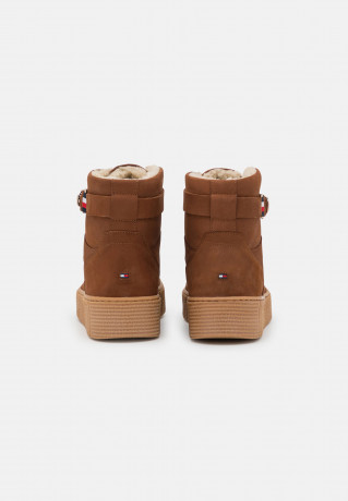 Tommy Hilfiger LACE UP Winter boots natural cognac LACE UP Зимние сапоги натуральный коньяк