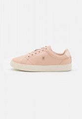 Tommy Hilfiger ELEVATED ESSENTIAL COURT  Trainers misty blush ПОВЫШЕННЫЙ ESSENTIAL COURT Кроссовки туманный румянец