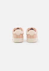 Tommy Hilfiger ELEVATED ESSENTIAL COURT  Trainers misty blush ПОВЫШЕННЫЙ ESSENTIAL COURT Кроссовки туманный румянец