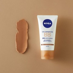 Nivea BB Cream 5 in 1 Blemish Balm bis dunkler Hauttyp  BB крем 5 в 1 Бальзам против несовершенств