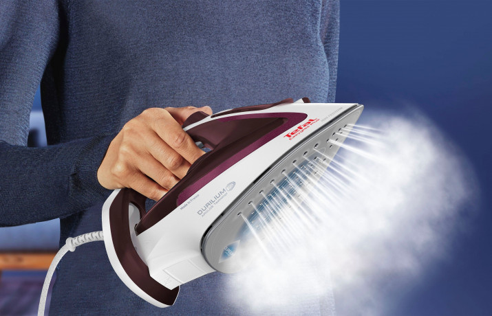 Tefal Tefal Dampfbugeleisen FV5716 Easygliss Plus, 2500 W, 190 g/Min. Dampfstoss, Vertikaldampf, XL Einfulloffnung, stabile Ablage  Паровой утюг Tefal FV5716 Easygliss Plus, 2500 Вт, 190 г/мин. Паровая струя, вертикальное отпаривание, заправочное отверсти