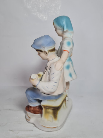 Статуэтка винтажная ARPO "Девочка и мальчик с гитарой", керамика, 20 х 12 см, Румыния, 1960-70гг.