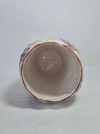 Ваза винтажная C.L.F. Faincas / Alcobaca с виноградными гроздьями, керамика, 23.5 см, Португалия, 1970-80гг.