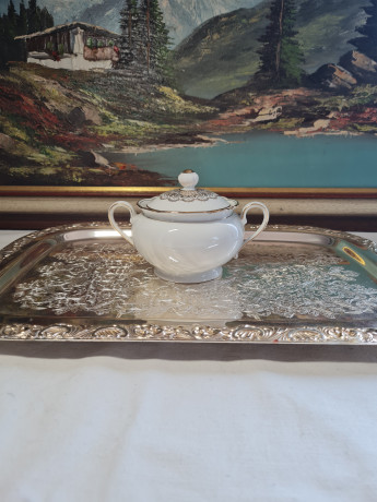 Seltmann Weiden Bavaria Белая Фарфоровая сахарница с позолоченным узором, 10 x 15,5 см, Германия, 1960-70гг.