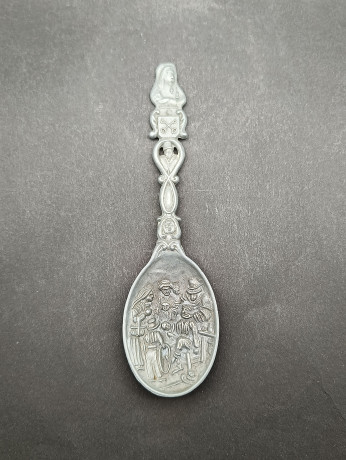 Ложка винтажная Jan Steen Pewter, сувенирная, с объемным декором, фигурками на ручке, олово, 17.5 см, Голландия, 1950-60гг.
