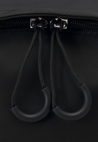 Tommy Hilfiger TECH ESSENTIAL UNISEX Rucksack black TECH ESSENTIAL UNISEX рюкзак черный