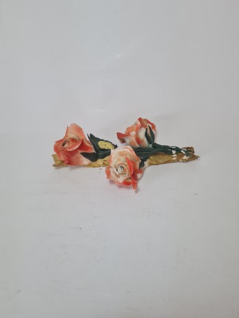 Статуэтка винтажная большая Capodimonte / CESAR "Три алые розы", 6 х 20 см, Италия, 1960-70гг.