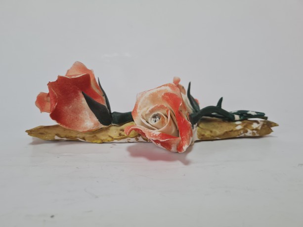 Статуэтка винтажная большая Capodimonte / CESAR "Три алые розы", 6 х 20 см, Италия, 1960-70гг.