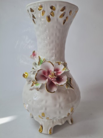 Capodimonte Ваза с фактурным узором, позолотой и цветами, 23см х 12см, Италия, 1960-70гг.