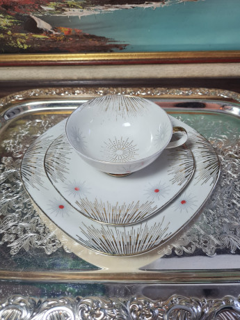 Чайное трио винтажное Wunsiedel Bavaria / Claudia с золотым декором в виде лучей, фарфор, Германия, 1960-70гг.