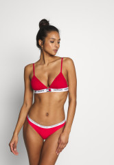 Tommy Hilfiger PADDED BRA Triangle bra tango red БЮСТГАЛЬТЕР С ПОДКЛАДКАМИ Бюстгальтер с треугольными чашечками красный танго