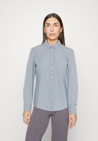 Tommy Hilfiger FIL A FIL REGULAR Button-down blouse breezy blue FIL A FIL REGULAR Блузка на пуговицах свежий синий