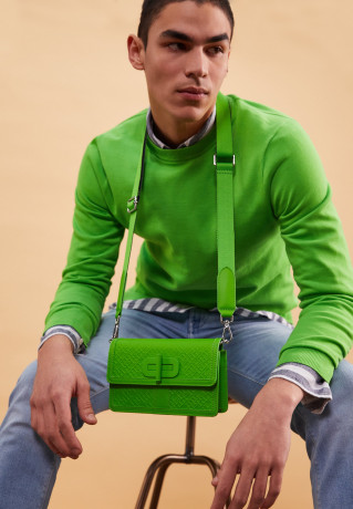 Tommy Hilfiger TURNLOCK CROSSOVER UNISEX Across body bag spring lime TURNLOCK CROSSOVER UNISEX Сумка через плечо весенняя известь