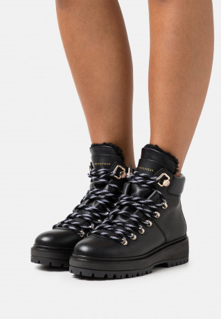 Tommy Hilfiger OUTDOOR FLAT Ankle boots black OUTDOOR FLAT Ботильоны черный