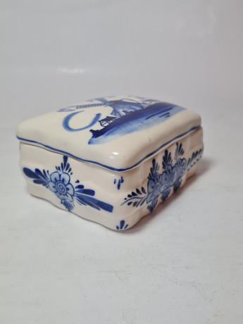 Шкатулка винтажная Delft Blue, дельфтский фарфор с рисунком в синих тонах "Мельница", 10,5 x 8,5 x 5,5 см, Голландия, 1960-70гг.