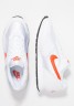 Nike Sportswear OUTBURST Sneaker low white/team orange/black OUTBURST Низкие кроссовки женские белый/оранжевый/черный