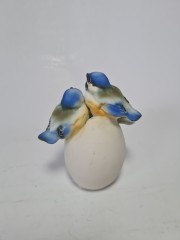 Статуэтка винтажная миниатюрная Capodimonte "Две птички на цветах", фарфор, 9 см, Италия, 1960-70гг.