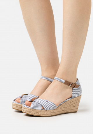 Tommy Hilfiger HIGH WEDGE  Platform sandals seersucker/bluecoast HIGH WEDGE Сандалии на платформе Сирсакер / Блюкост