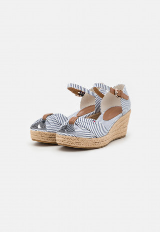 Tommy Hilfiger HIGH WEDGE  Platform sandals seersucker/bluecoast HIGH WEDGE Сандалии на платформе Сирсакер / Блюкост