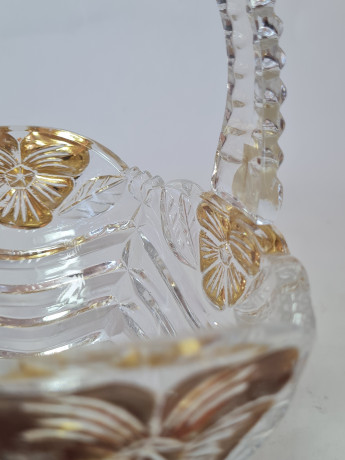 Корзина хрустальная винтажная Anna Hutte с позолоченным узором, 15,5 x 11 x 19 см, Германия, 1960-70гг.