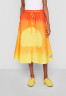 Tommy Hilfiger TOMMY HILFIGER X ANDY WARHOL SUNSET SKIRT A-line skirt orange ЮБКА TOMMY HILFIGER X ANDY WARHOL SUNSET Юбка-трапеция апельсин