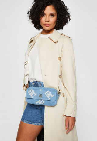 Tommy Hilfiger ICONIC CAMERA BAG Across body bag denim ICONIC CAMERA BAG Сумка через плечо джинсовая ткань