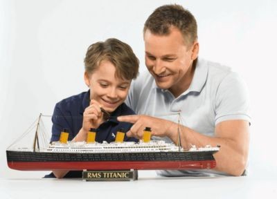 Revell Revell Geschenkset Schiffsbausatz 100 Jahre Titanic im Massstab 1:400 Подарочный набор Revell "Корабельный комплект 100 лет Титаника" в масштабе 1:400