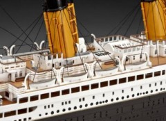 Revell Revell Geschenkset Schiffsbausatz 100 Jahre Titanic im Massstab 1:400 Подарочный набор Revell &amp;quot;Корабельный комплект 100 лет Титаника&amp;quot; в масштабе 1:400