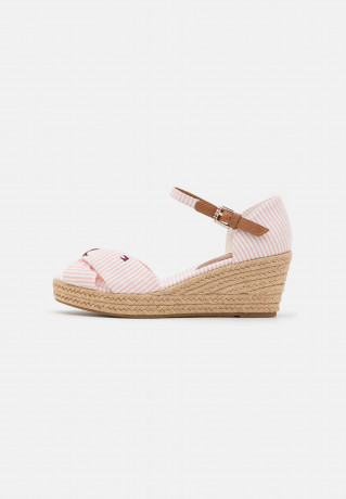 Tommy Hilfiger HIGH WEDGE Platform sandals seersucker/soothing pink HIGH WEDGE Сандалии на платформе Сирсакер/успокаивающий розовый