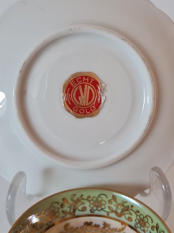 ECHT GOLD Чайная чашка с обильной позолотой, узором и рисунком снаружи и внутри, Германия, 1950-60гг.