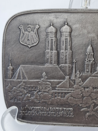 Декоративное панно винтажное Buderus, Modell Mootz, металлическое панно с объемным рельефным изображением г.Мюнхена в год XX Олимпийских игр, 17 x 12 см, Германия, 1974гг.