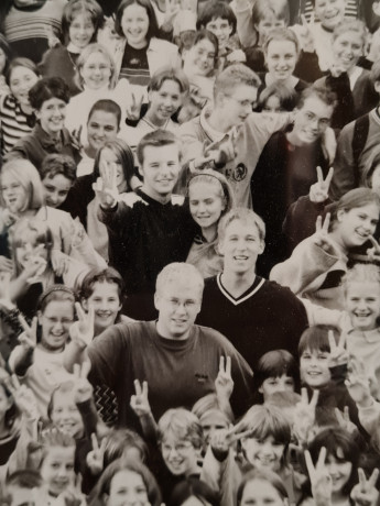 Фотография винтажная, ученики с учителем, под стеклом, 51 x 41,5 см, Германия, 1970-80гг.