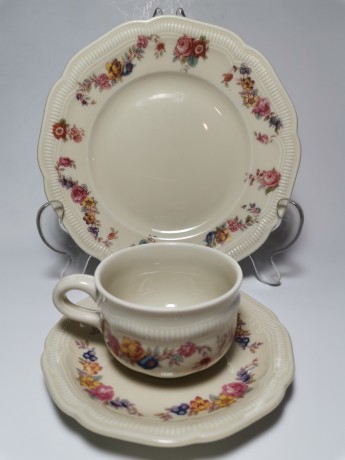 Hutschenreuther Selbe,  Хутченройтер селбе Фарфоровый Кофейный сервиз на 3 персоны, матовый фарфор с элегантной ручной росписью, 15 предметов, Германия 1960г.