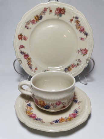 Hutschenreuther Selbe,  Хутченройтер селбе Фарфоровый Кофейный сервиз на 3 персоны, матовый фарфор с элегантной ручной росписью, 15 предметов, Германия 1960г.
