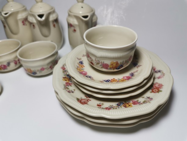 Hutschenreuther Selbe,  Хутченройтер селбе Фарфоровый Кофейный сервиз на 3 персоны, матовый фарфор с элегантной ручной росписью, 15 предметов, Германия 1960г.