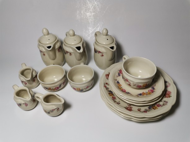 Hutschenreuther Selbe,  Хутченройтер селбе Фарфоровый Кофейный сервиз на 3 персоны, матовый фарфор с элегантной ручной росписью, 15 предметов, Германия 1960г.