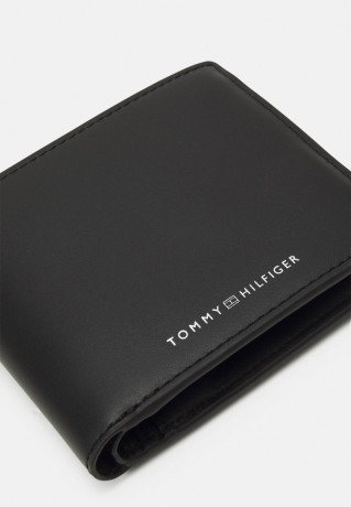 Tommy Hilfiger MODERN CC FLAP COIN Wallet black MODERN CC FLAP COIN Бумажник черный
