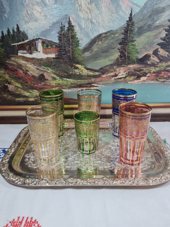 Стаканы винтажные Albena Morokko из цветного стекла с золотистым декором, 5 шт.х 13,5 см и 1 шт.х 10 см, Германия, 1960-70гг.