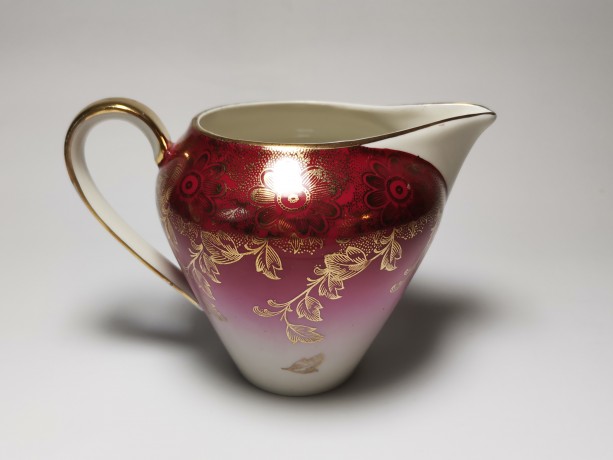 Чайный набор винтажный Johann Seltmann Bavaria Vohenstrauss, красный с обильной позолотой, 3 предмета, фарфор, 1950-60гг.