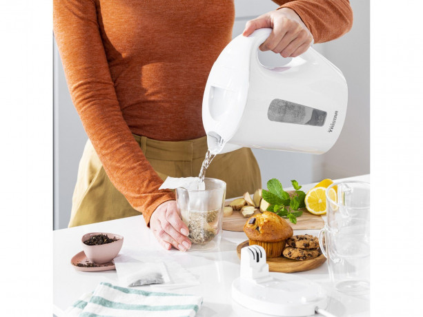 Tristar Tristar Wasserkocher Tristar WK-3380 Wasserkocher schnurlos Weiss, 1.70 l, 2200 W Schwarz Чайник Tristar Чайник Tristar WK-3380 беспроводной белый, 1,70 л, 2200 Вт