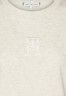Tommy Hilfiger APPLIQUE Print T-shirt heathered oatmilk APPLIQUE Футболка с принтом овсяное молоко