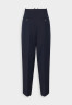 Tommy Hilfiger TAPERED PLEATED BLEND PANT Trousers desert sky ЗАУЖЕННЫЕ БРЮКИ СО СКЛАДКАМИ Брюки небо пустыни