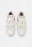 Nike Sportswear AIR HUARACHE Sneaker low sail/light bone/fossil stone/summit white AIR HUARACHE Низкие кроссовки женские парус/светлая кость/ископаемый камень/белая вершина