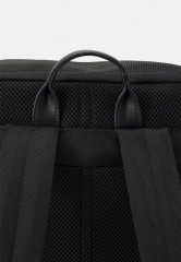 Tommy Hilfiger 1985 TRAVEL BACKPACK UNISEX Rucksack black 1985 TRAVEL BACKPACK UNISEX Рюкзак черный