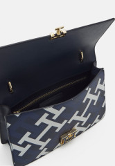 Tommy Hilfiger PUSHLOCK CROSSOVER MON Across body bag space blue PUSHLOCK CROSSOVER MON Сумка через плечо космический синий