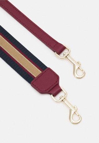 Tommy Hilfiger LIFE SHOULDER BAG Handbag rouge СУМКА НА ПЛЕЧО LIFE Сумка румяна