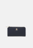 Tommy Hilfiger LIFE LARGE Wallet space blue LIFE LARGE Кошелек космический синий