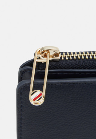 Tommy Hilfiger LIFE LARGE Wallet space blue LIFE LARGE Кошелек космический синий