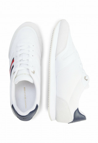 Tommy Hilfiger ESSENTIAL SIGNATURE TAPE RUNNER Trainers white ESSENTIAL SIGNATURE TAPE RUNNER — кроссовки белый