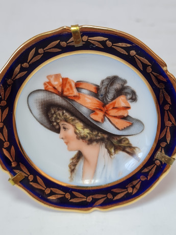 Limoges France Набор тарелок  темно-синий фарфор с рисунком и золотым декором, 11,5см / 8см / 6,5 см/ 5,5см, Франция, 1960-70гг.